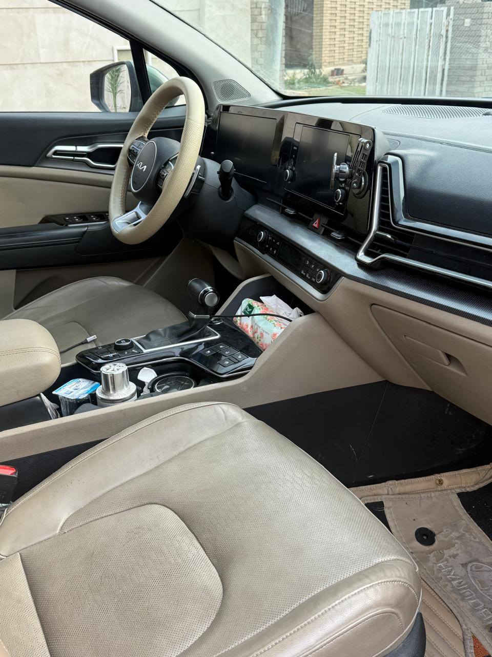 كيا سبورتج ( لون زيتوني مميز )
موديل2024
ماشية 43مكفولة ماعدا كم رصعه 
فول مواصفات 

بانورواما 

بصمة تشغيل ابواب 

بصمات عدد 2 

تشغيل عن بعد 

كشنات تدفئة 

كشنات تبريد

حساسات ماسحات

تحكمات كهرباء 

شاحن تلفون 

استيرن هيتر مع شفتات 

حساسات امامي خلفي 

ونقطة عمياء 

قطعتين تبريد 

باب خلفي كهرباء 

سايد بريك بصمة 

وضعيات قيادة 

ويل 19
وبعد بيهة هواي مواصفات المعروفة 
مكان السيارة بغدادالبلديات

للاستفسار‭0771 340 0720‬
