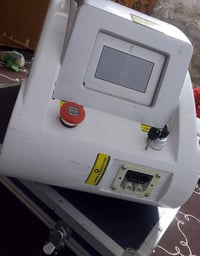 جهاز ليزر • ازاله وشم • تقشير كاربوني