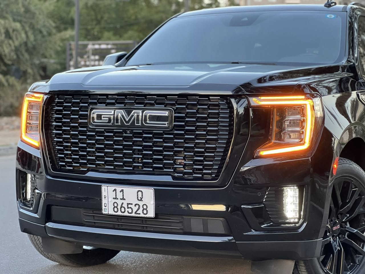 السلام عليكم
جي ام سي يوكن 2022 slt مواصفات دنلي فول دخول جديد وترقيم جديد بسمي بغداد داخله بكتاب دبلوماسيً
بتره ( وارد أمريكي ) ضرر جاملغ وبنيد فقط شاصي كفاله من زلغ 
فول  مواصفات 
داخل اسود طراز الابيض ملكي سياره بلاك بل كامل 
المحرك : V8.  5.3L المرغوب
المواصفات : فوول
* بانوراما
* مصابيح أمامية زنون . 
* كشافات الضباب زنون . 
* المصابيح الأمامية مع LED . 
* حساسات . 360درجه
* شاشه كبيرة مع نظام ملاحة نفكيشن GPS .
* سستم صوت bose.
* مقاعد أمامية كهربائية عدد 2
* مقاعد أمامية تبريد وتدفئة . مقاعد خلفيه VIP👑 
* تشغيل عن بعد . 
* مرايا متحسسة للاضاءة 
*العالية . مرايه داخليه نضام كأمره كامرات 360درجه جانبيه واماميه وخلفيه
دوس كهرباء شفط دبل كزوز دنلي خلفي
العنوان: بغداد  / الدوره 
السعر  448 وبيهه مجال قليل 
صور الحادث على واتساب اي ستفسار اتصل وتدلل رقمي ***********
