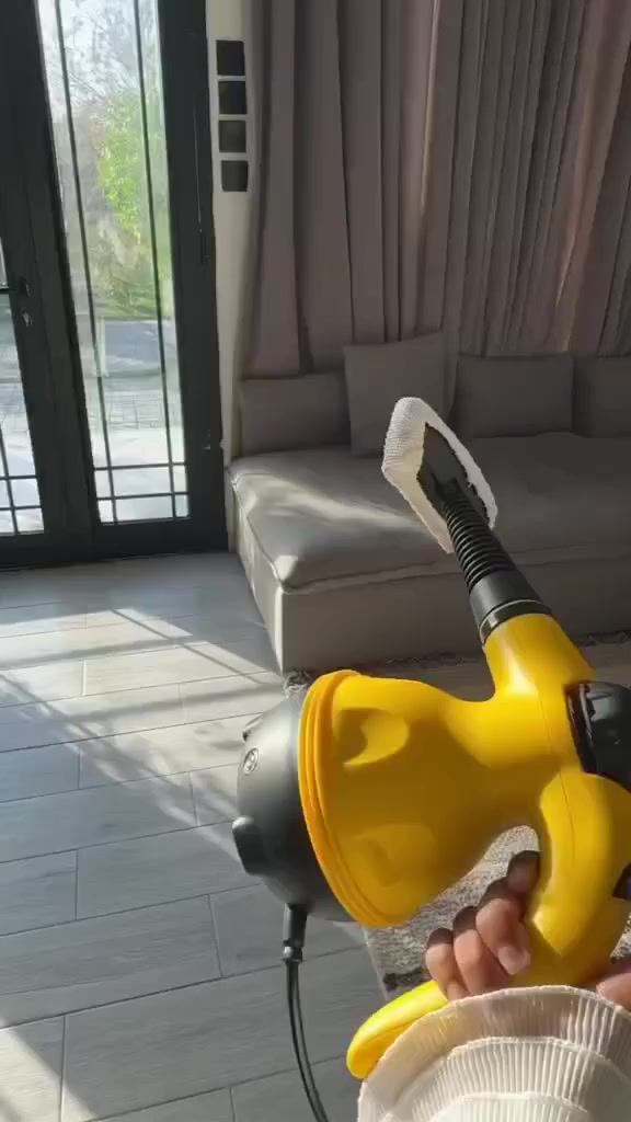 منظف بخاري للتعقيم و التنظيف العميق 
متعدد الاستخدامات من شركة  بومان 
✔️ مناسب للمنازل والمكاتب .
✔️ تنظيف الاثاث والستائر 
✔️ تنظيف جميع الاسطح من الأوساخ والدهون المستعصية
✔️ فعال جداً لتنظيف الأفران وشبابيك الزجاج
✔️ جهاز بخار  بقوة 105
✔️ بسعة 350 مل
✔️طول الأنبوب: 50 سم
✔️ رؤوس متعددة لجميع الاسطح المختلفة
✔️كابل الكهرباء قوي بطول 2 متر
✔️الانابيب مصنوعة من النحاس الصلب المقاوم للصدأ
✔️يحتوي على فرشاة خشنة وأدوات تنظيف متنوعة

 #السعر 25.000
 #احجزوا_الان
 #اكسبلور


**إذا كنت صاحب هذا الإعلان وتريد حذفه لأي سبب، رجاءا أرسل رسالة إلى الدعم الفني**