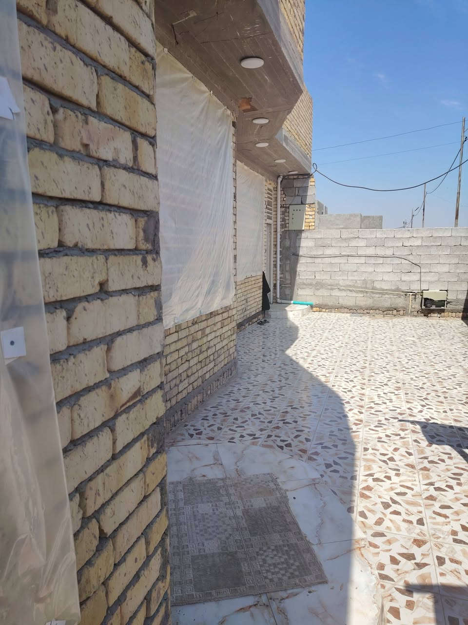 بيت للبيع المساحه ٣٢٠ متر الواجهه 20 والنزال16 مجمع النفط الرابع طابق واحد السعر ١٣٠  رقم صاحب الدار ***********
