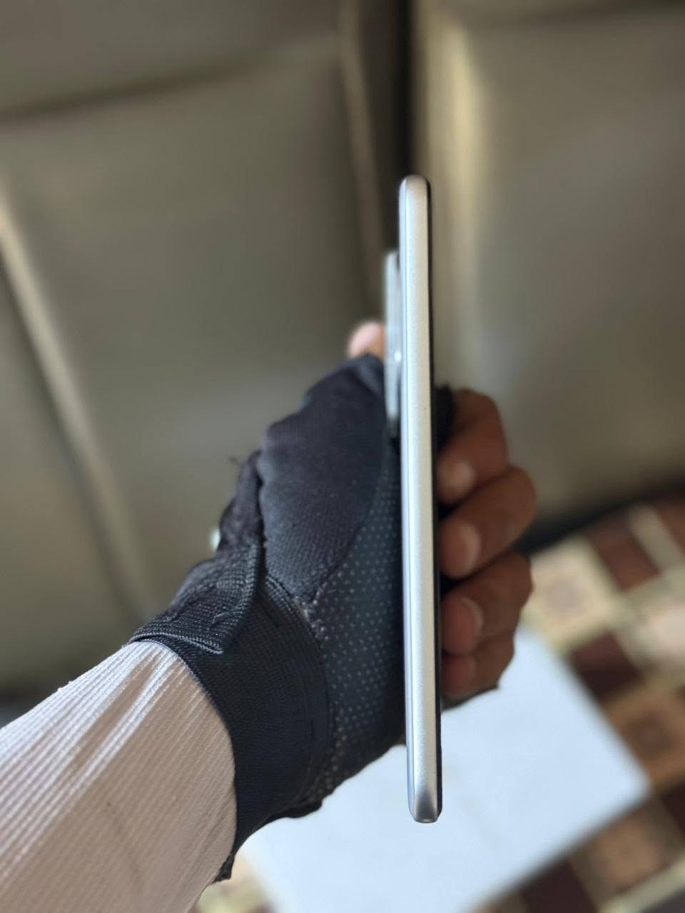 السلام عليكم شباب هونر 400 برو نسخه 5G للبيع جهاز نضيف الله شاهد وغني عن التعريف للبيع سعره 700 وبي مجال ذاكره 512  العشوائيه 12 سبب البيع محتاج هذا رقمي ((  *********** ))
