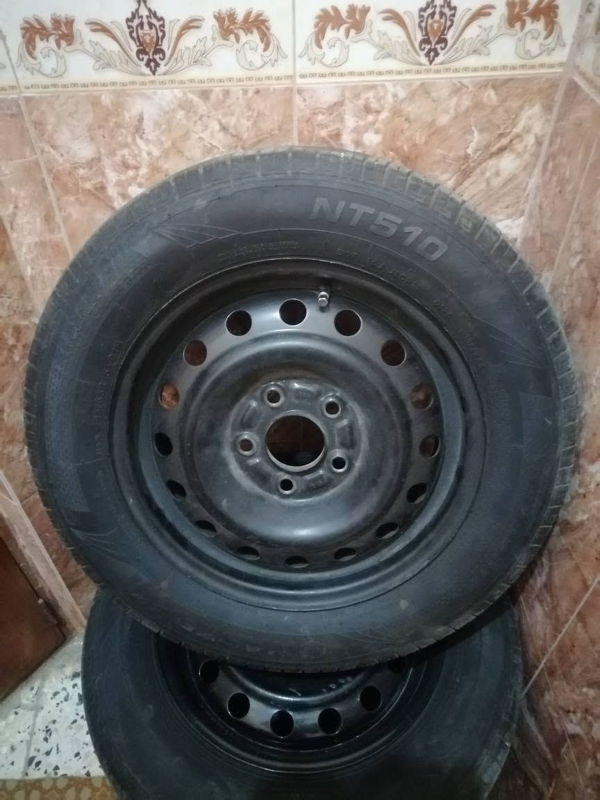 تخم تايرات مع رنكات قياس 15/ 65 / 195 يرهم للنترا وسيراتو والفورتي وكل سيارات الكوريه جديد كلش كلش جديد مكفولات من البنجر وركعه والعواج استخدام شهر واحد فقط كسر كارتون سعرهن ٣٠٠ للاتصال *********** البصره البصرة, العراق
