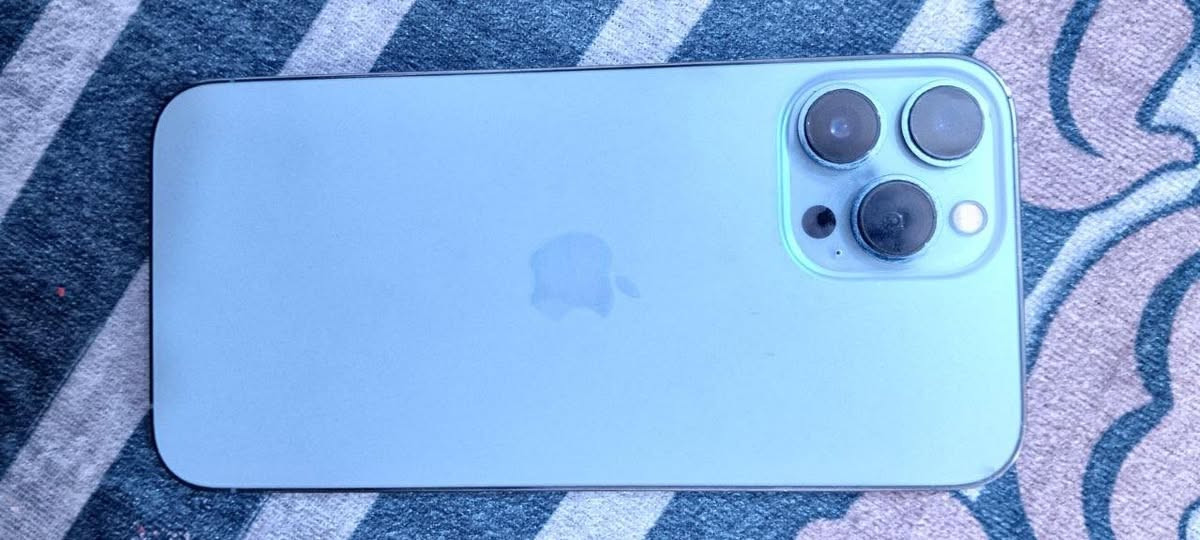 أيفون 13برو ماكس أمريكي بطاريه 90كامل ملحقاته نضافه 85%سعر 650وبيه مجال لاستفسار هاذ رقمي ***********
