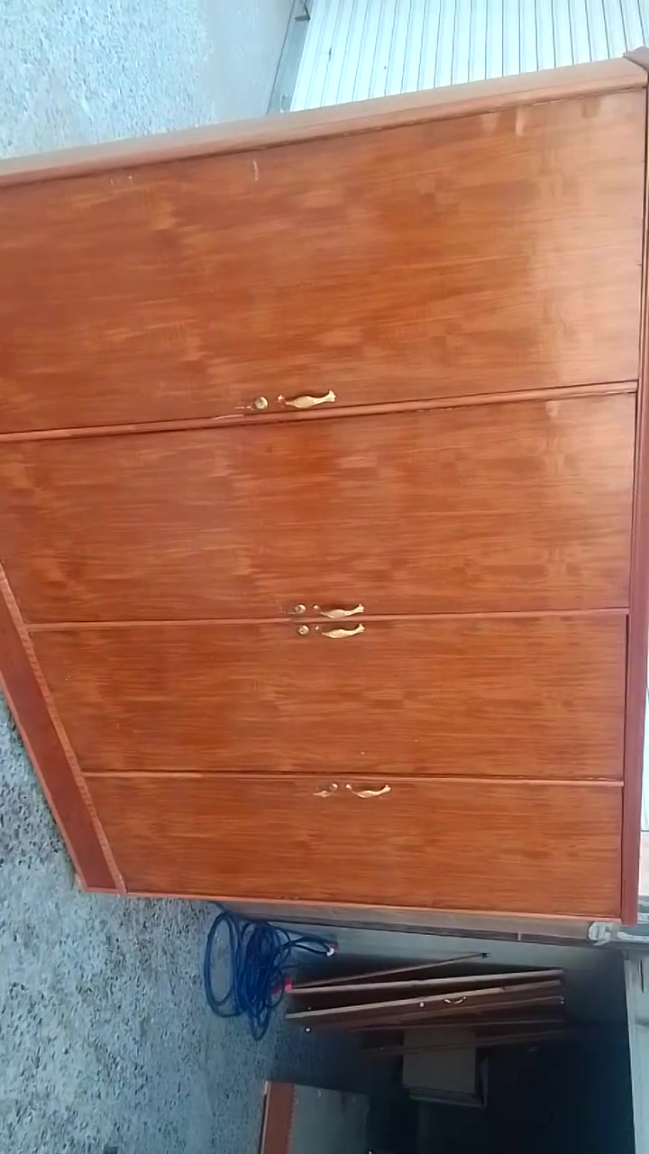 قنصور اربع ابواب شغل ثقيل حيل نضيف العنوان جانب الأيمن حي نجار ستفسار ***********,, ***********
