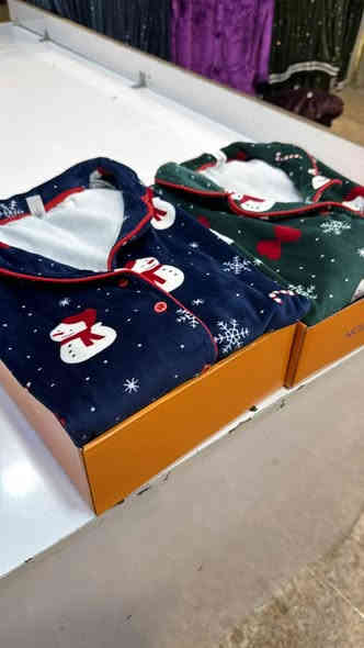 تراك كرسمس قماش قديفه اصلي 
قياس M.L.XL.XXL

🛑:سعر 212 الف 
 
اقل طلب درزن 
الكميه محدوده

قناة التليگرام للملابس النسائية :

https://t.me/zainalabden1111

التواصل على الماسنجر أو على رقم الواتساب أو التليكرام :
***********
