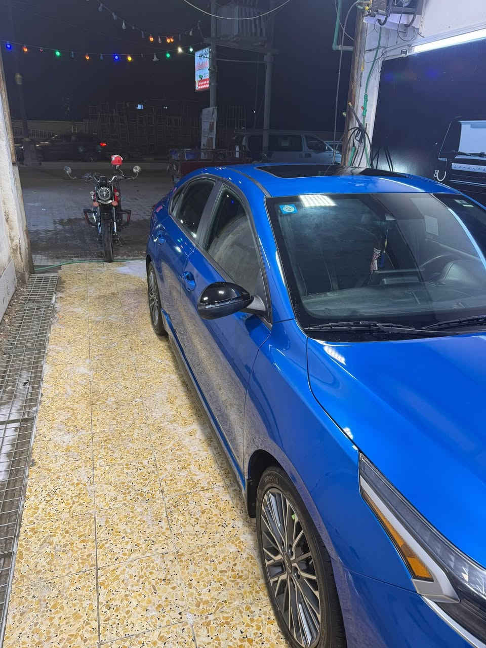 كيا فورتي جي تي لاين 2023 السياره فول موصفات فتحه و سماعات وكالة هارم و تحذير عند الرجوع و بريك ذاتي و تحكم ذاتي السياره فول على الاخر يعني 1/1 محرك السياره 2000 دوش حادثه قطعه وحده بس الدعاميه الاماميه و نفسه راجعه !!️بدون ايرباك وبدون شواصي!!️ سياره رقم معوقين بصره المعوق موجود و سويلك وكاله عام شنو تريد منه يسويلك رقم الشاصي موجود تكدر تدخل وتشوف الحادث او تراسليني ادزلك تقرير كامل عن الحادث سياره سعرها 155$ بيه مجال شي قليل و خواته ب 170 رقمي ***********
