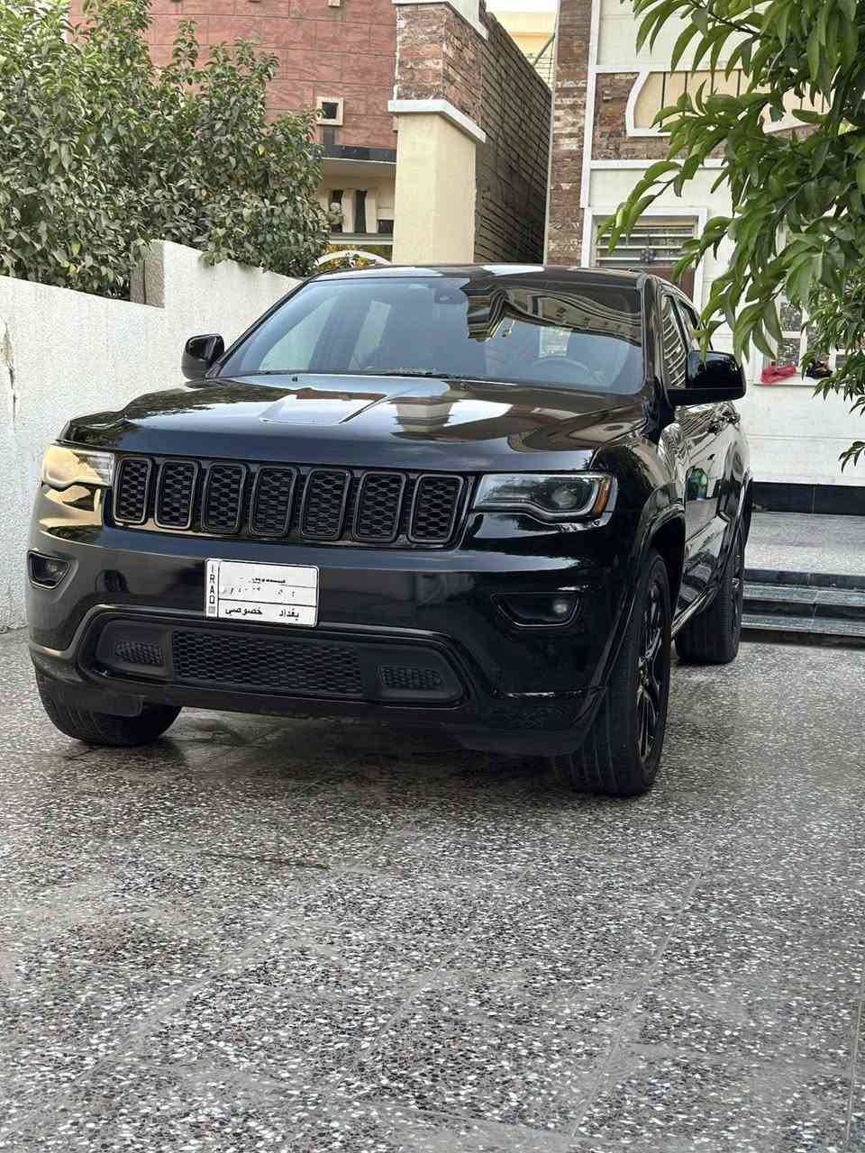 جيب كراند شيروكي بلاك توب 🖤
موديل 2020 وارد امريكي 
المواصفات: 🚗🚗
🚗 رادارات جانبية ✅
🚗 حساسات خلفية✅
🚗 توقف ذاتي ✅
🚗 حجم الويل 20 إنج اسود ✅
🚗 دواخل مطعم جلد ومخمل✅ 
🚗 كشن كهربائي ✅
🚗 سستم صوت + دمام خلفي ✅
🚗 كشنات الامامية تدفئة ✅
🚗 فتحة سقف ✅
🚗 كشافات امامية ✅
🚗 صندوق كهربائي ✅
🚗 فور ويل AWD ✅
السعر 245$. بيها مجال ✅
الضرر حادث امامي مبدل البنيد + ربع الجاملغ صبغ 
شواصي ولغود مكفولة من اي تعديل او سحب او صبغ ✅✅ 
للتواصل: ***********  
بغداد
