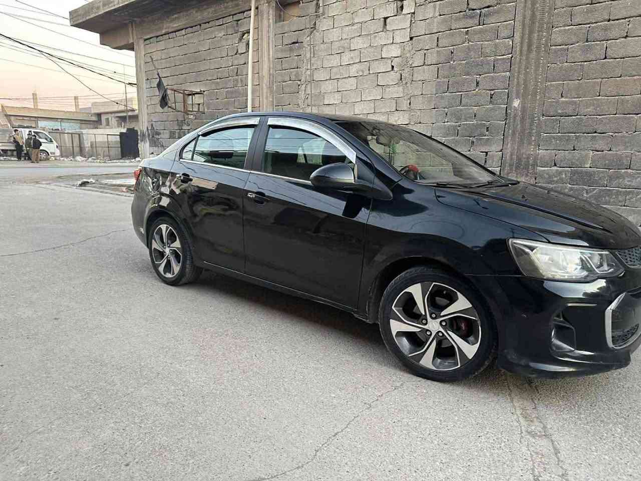 السلام عليكم الطيبين 
شوفر ليت سونك 2019 برايمر 
محرك 1400 تيربو 
بصمة تشغل وابواب. شاشة وكامرا وفول عدة الفتحة 
تخم تاير قبل سبوع شادة 
تبريد تدفئة كاملة السيارة نقصهة ولف حماوة فقط 
ماشية ٧٢ الف قابل للزيارة 
السعر 85 وبيها مجال للطيبين 
السونار موجود بالمنشور نفس الضرر مال امريكا 
*********** متواجد واتساب واتصال وتامرون امر 
مكاني ديالى الغالبية
