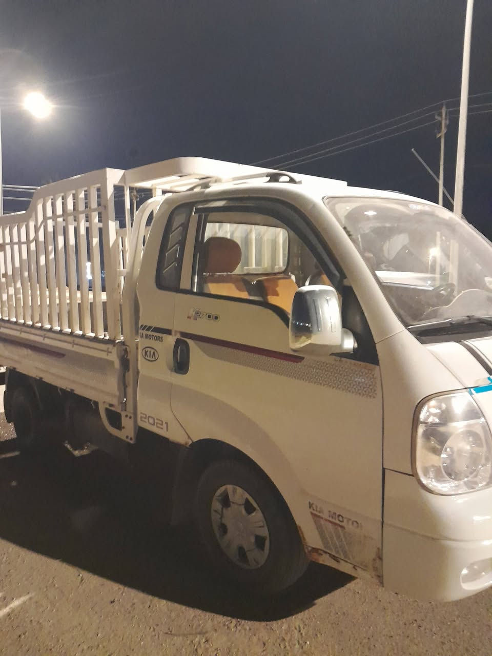 سلام عليكم 
كيه عموشه 
2011
2700
جاهزه وحلوه 
مكينه +كير خير من الله 
رقم انبار تحويل بشرط 
مكان السياره حصيبه الشرقيه  
السعر 100وبي مجال حك الجيه 
الستفسار 
***********
