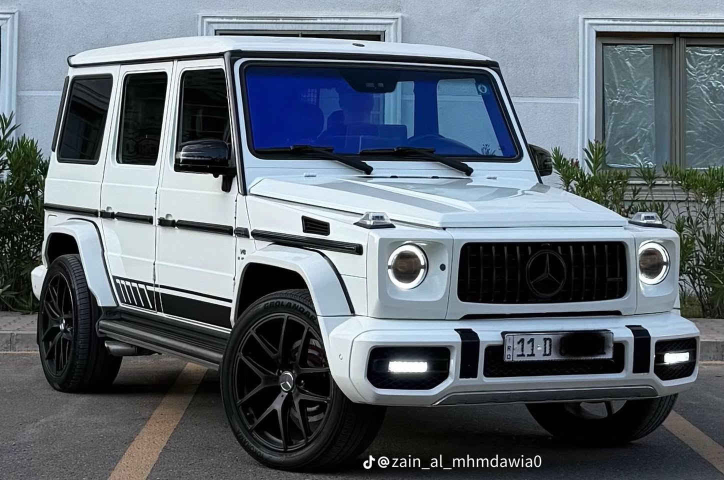 السلام عليكم  اخوان ترهم بيع و ترهم مراوس
للبيع مرسيدس G class amg

موديل 2010 خليجي ترهم بيع وترهم مراوس 

ماشيه 186 

المواصفات

بصمه

سلايد 

داخل لونين قرميدي + اسود 

كشنات جلد 

كشنات كهرباء + خرن ميموري 

مساج  تدليك بلكشنات

شاشه 

كامره خلفيه 

سستم صوت سماعات

كزوز صوت amg

ويل كب 22 + تخم تاير جديد

عليه بك لايت ولايت ودعاميات شكل جديد

رقم بغداد سنويه وهزه جديده 

اخوان سياره بيه صبغ نص بنيد ونص جاملغ صبغ 

اخوان السياره كله مختمه Amg 

السياره بلحقيقه هواي احلى من الصور

***********
