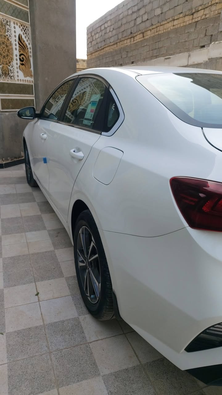 ‏السلام عليكم ورحمه الله وبركاته 
‏سيارة للبيع نوع #كيا_سيراتو_موديل_٢٠٢٤
‏لون ابيض كير محرك كفالة عامة 
‏السيارة خليجي محرك 1.6 
كير AT
‏مكان السيارة السماوة 
‏السيارة كفالة عامة من الصبغ والحادث 
‏عداد الكيلو متر 48000 الف كيلو متر السعر ١٨٣
السيارة رقم مثنى 
‏السيارة بوضع الشركة 
‏للأستفسار الأتصال على الرقم التالي‏ ***********
