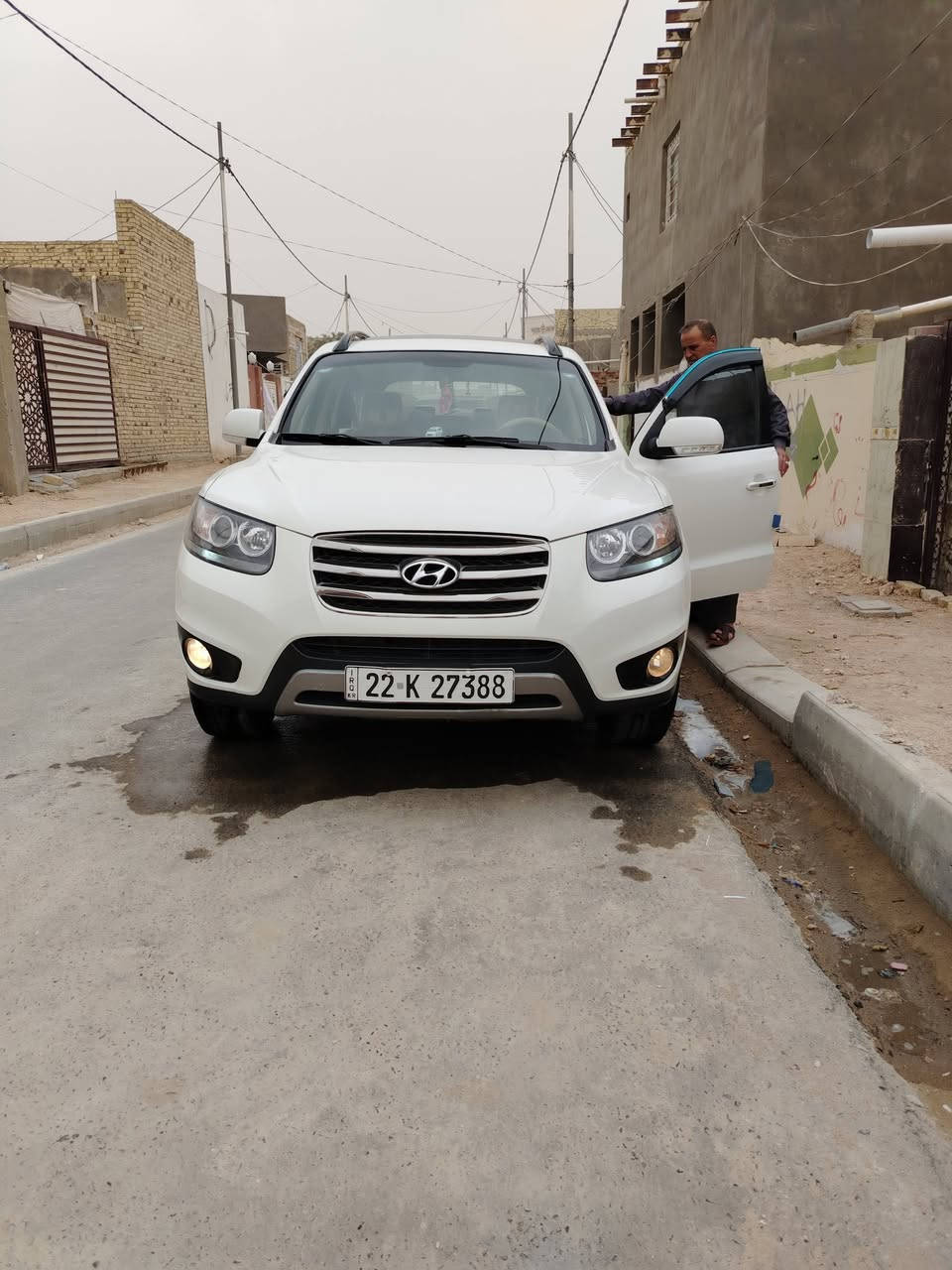 السلام عليكم سنتافي موديل ١٢ مكينه ٤ رقم اربيل دولي ل ٢٨ مكانها ديوانيه جديده السياره بيها شبر جوه قبق البانزين فول عده البصمه السعر ١٤٥ وبيها مجال اتصل ***********
