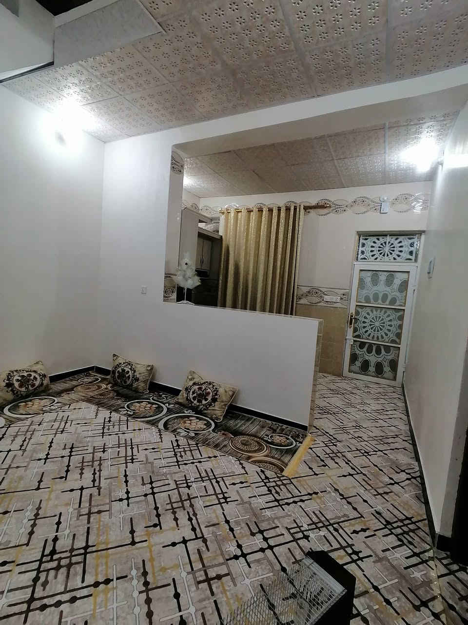 السلام عليكم
بيت ١٠٠متر للبيع خلف مجمع عماد سكر مقابيل الرادار

بي غرفه واستقبال ومطبخ وصاله وتخاريج عايز تشاريف

السعر ٣٩ وبي مجال

عرض الشارع ٧

الأساس حجر البناء ابلوك السكف عكاده

يبعد عن الشارع العام ١٥٠

***********
