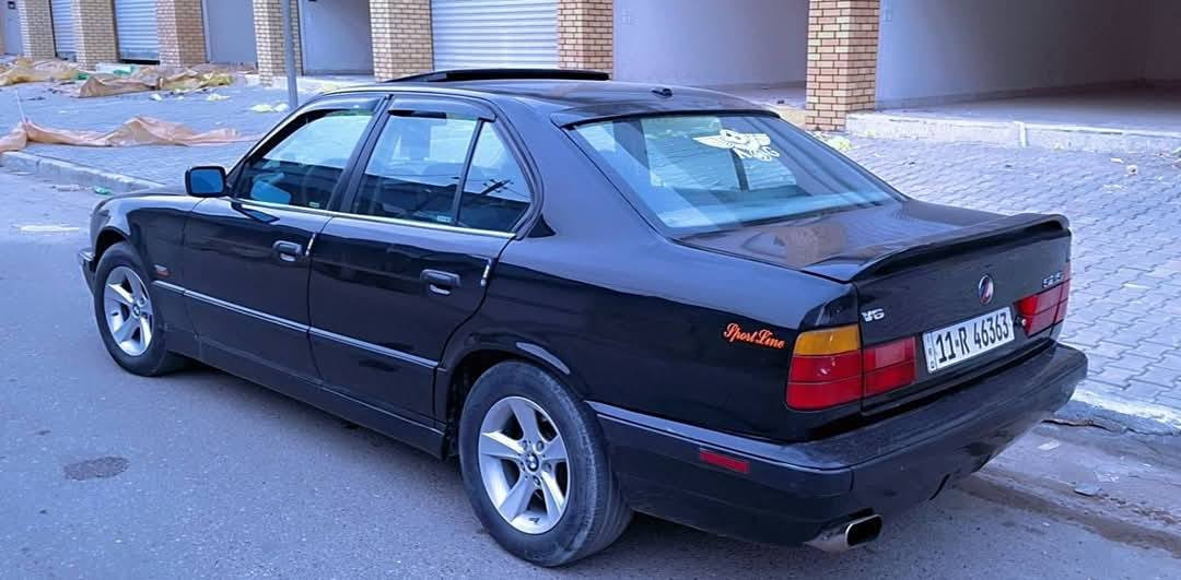 Bmw 525 مفتوح
رقم بغداد ب اسمي الكشر نضيف والدواخل نضيفه 
اللون اسود غير محدد بيهه نواقص كلش قليله وبسيطه راسلني واكلك بيهن  السياره جاهزه تحويل ب اي وقت احولك 
مكاني بغداد الامين الثانيه وهذا رقمي 
***********
والسعر 42 انزلك فلوس النواقص البيهه
