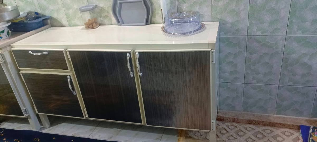 كاونتر جديد ممستعمل اشتريته وماعندي مكان
نطيف كلش 
العنوان:بغداد الشعب شارع الصحه 
السعر 350 وبي مجال للطيبين 
الرقم:***********
