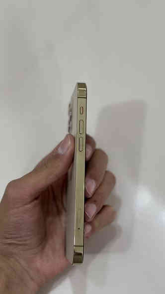 ايفون 12 برو 
128G
بطاريه 79‎%‎ 
لون ذهبي
امريكي مامفتوح ولا مبدل بي شي
السعر 450 الف 
***********
مكاني كركوك
