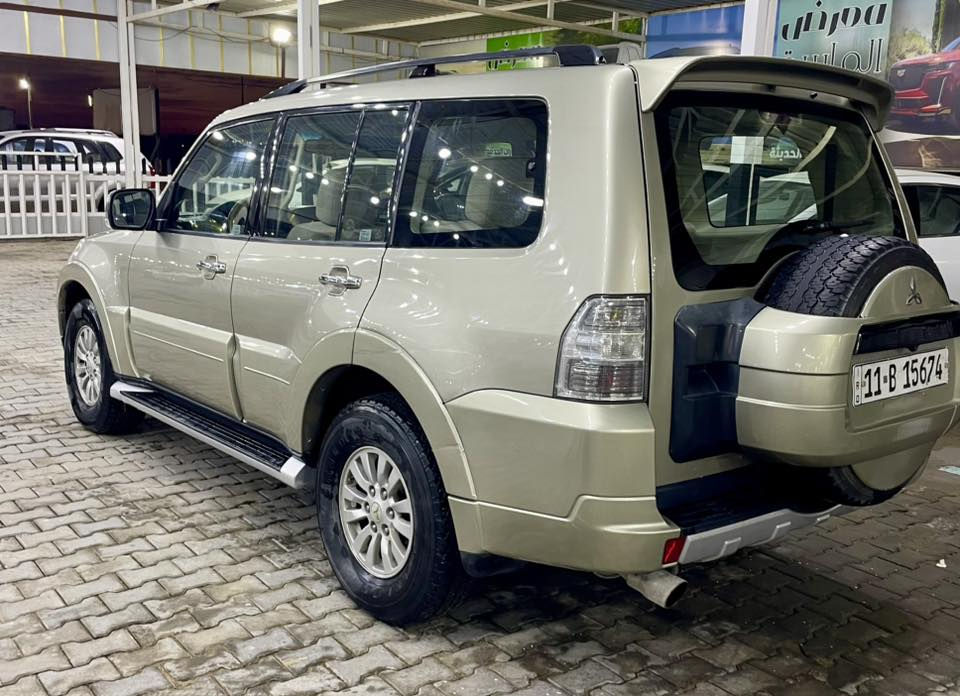 السلام عليكم
باجيرو 2010 رقم بغداد انكليزي
المواصفات :
شاشه وكامره 
علامه على البنيد
لايت زنون 
محرك 3500 V6
7 راكب
3 قطع تبريد
دفع رباعي4*4
السياره مكفوله من الصبغ

السعر 💰: 120

 العنوان 📍: النجف الأشرف - المعارض الجديده - معرض الماسه

للإستفسار  ☎️ :  ***********
