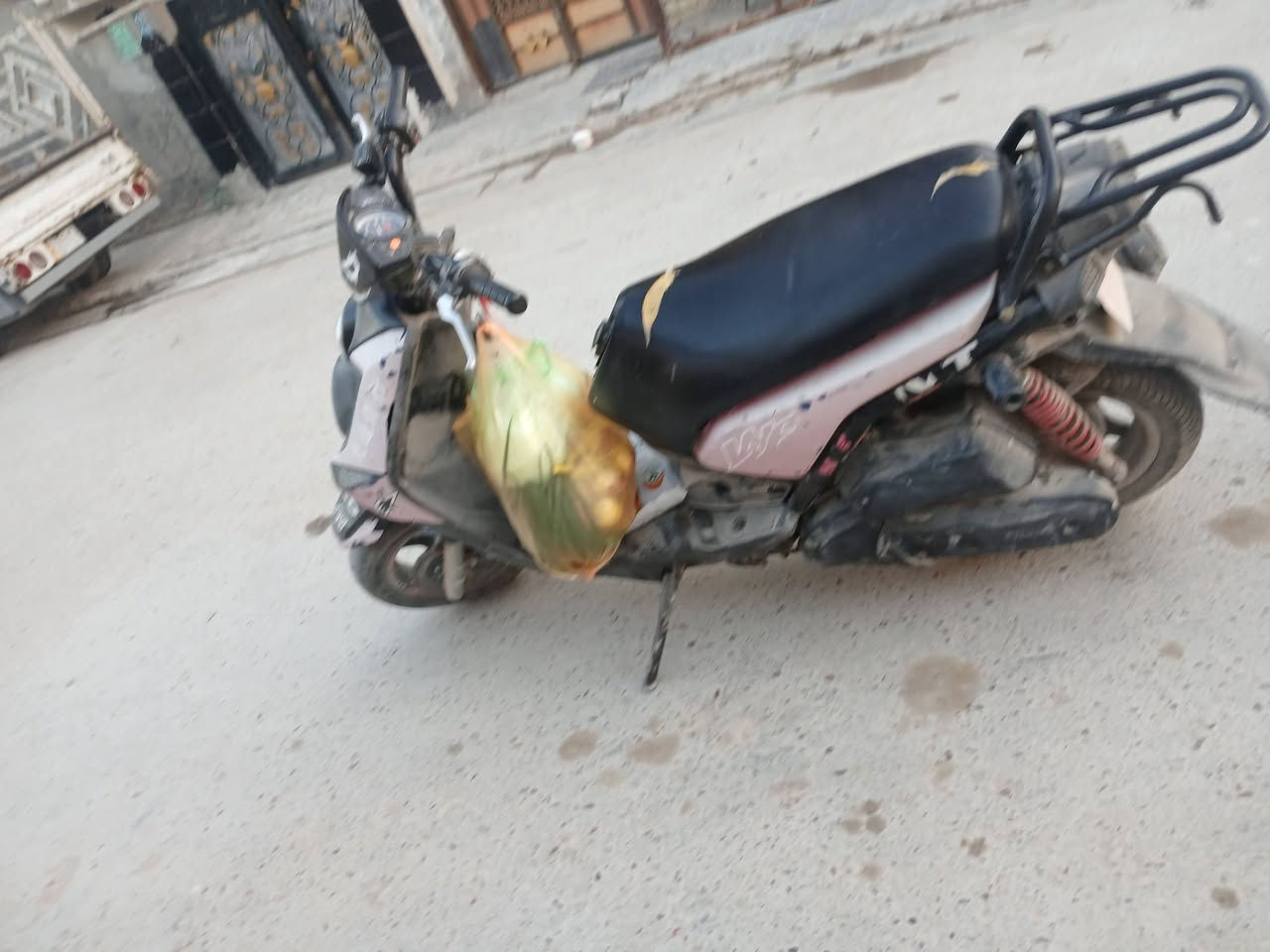 سكنز جبلي اي نقص مابيها للبيع سعر ٨٥٠ مكان الامين الثانيه ***********
