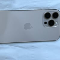 آيفون ١٦ برو ماكس • بطارية ١٠٠% • شحن ٥٠ مرة