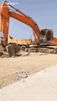 للبيع حفاره زت ٢٠٠٥ رقم بابل جديد تحويل ***********/*********** مكان ميسان
