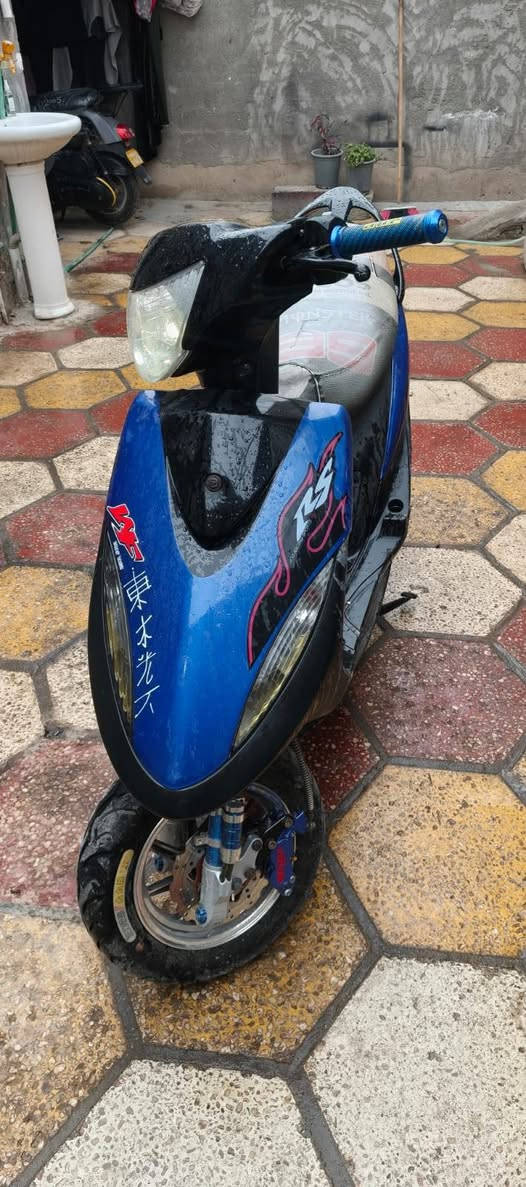 السلام عليكم من رخصت مدير الگروب
دراجه ماكس عدله مفتوحه تجفيت 49 ابلاد شرط للبيع مستعجل 
الدراجه كلشي شغال سلف هندر هورن اشاير بگ لايت لايت امامي عداد سرعه وبانزين شغال كلهن نظيفه وحلى من الصوره 
الدراجه كلشي مناقصه 
الدراجه بيهه شيال راجع رياضي وبييه صدر رياضي وفج توبو رياضي دبل رياضي سبايدر كاربون فايبر وسلف ＷＦ رياضي بيهه باتري حجم الجبير 7 امبير 
سعر الدراجه 650 وبيه مجال للطيبين 
مكاني كربلاء حي الحر قرب مجمع ليمونه 
***********
