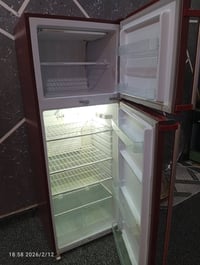 ثلاجه شرط شقل لبيع يلازمه سعر عشره قدم 07825325044