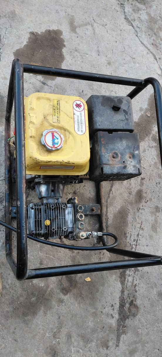 سلام عليكم البيع صنع ياباني ٣٠٠ بار جديده  
***********
