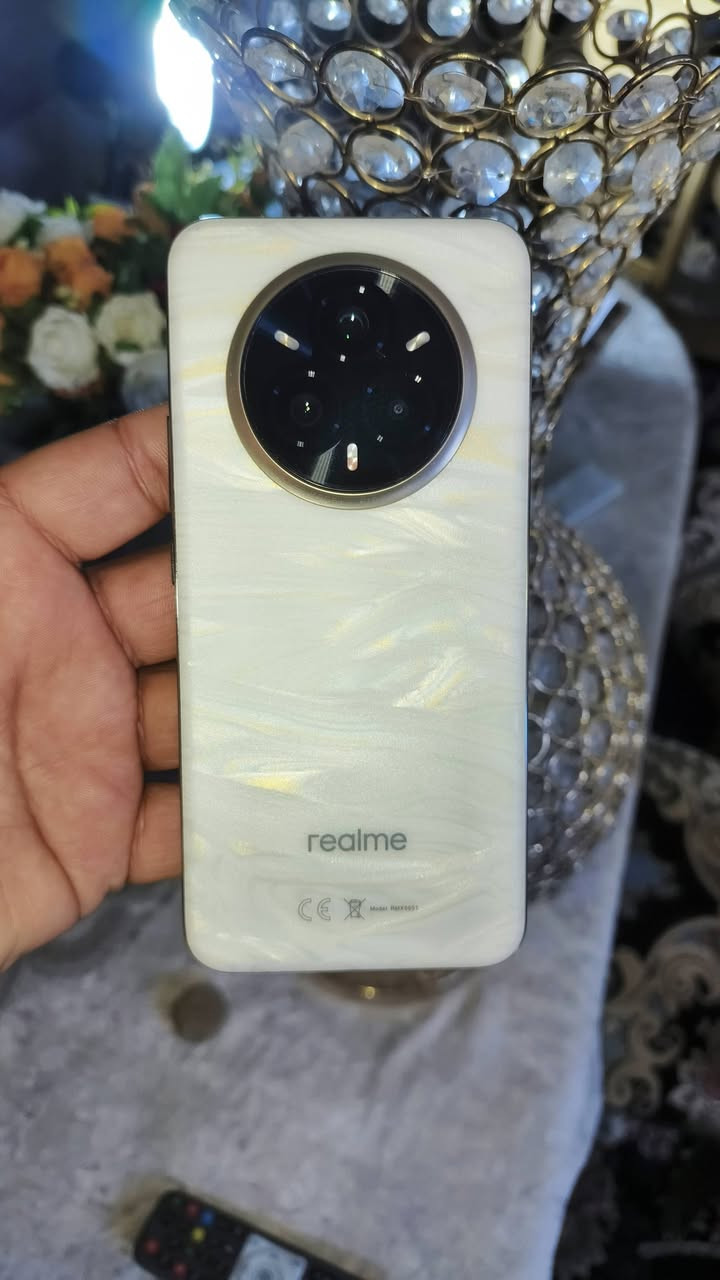 سلام عليكم اخوان   14 pro بلاس+ نظافة 100  بدون ملحقات  ,,512ذاكرة   باقي مميزات معروفة سعر 425نهاية ماخذا 600قبل اقل شهر  بغداد مكاني رقمي ***********شراي وتساب بي
