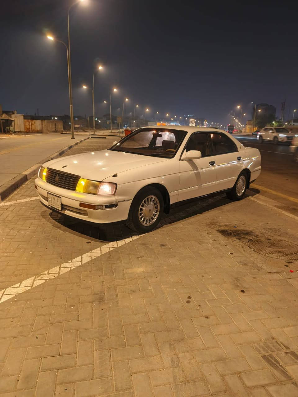 ‏السلام عليكم سياره بطه مديل 1992 السياره مكفوله من الكص والنقل سياره حلوه وجاهزه مكينه وكير حلوات تبريد شغال السعر ٦٥ المكان البصره  للاستفسار ***********
