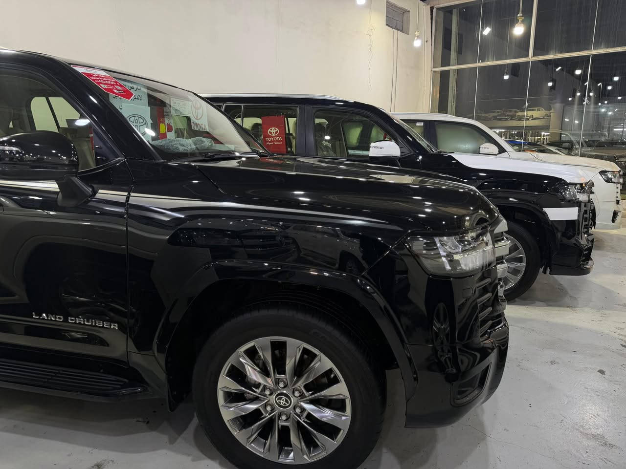 للبيع لاندكروز موديل2022ساس مكفوله ومغلفه bbfماشيه55الف تطبيق 3شاشات. رقم بغداد مكان السياره البياع***********
