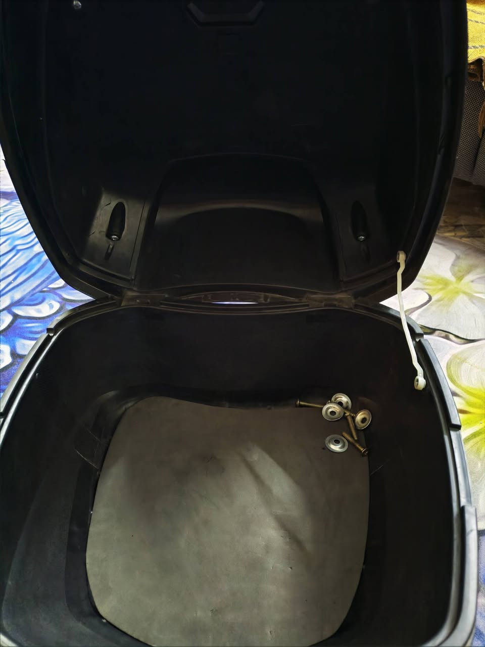 جنطه عسكريه للبيع ترهم ديلفري و دراجه شحن وهارلي للتواصل
اتصال واتساب او خاص
***********
