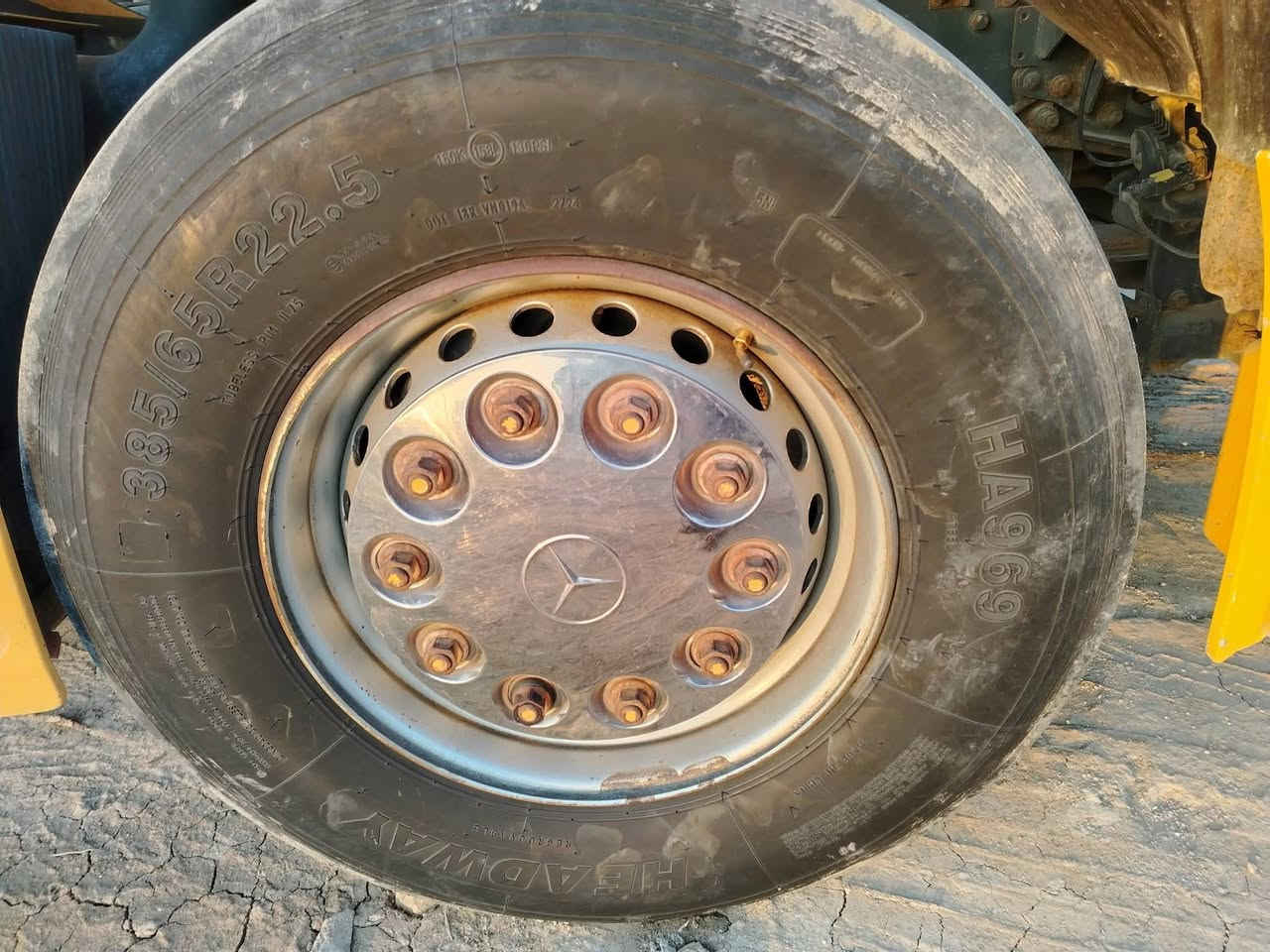 اوياله حرفش هنه وتايراتهن نص عمر للبيع السعر 300
***********
