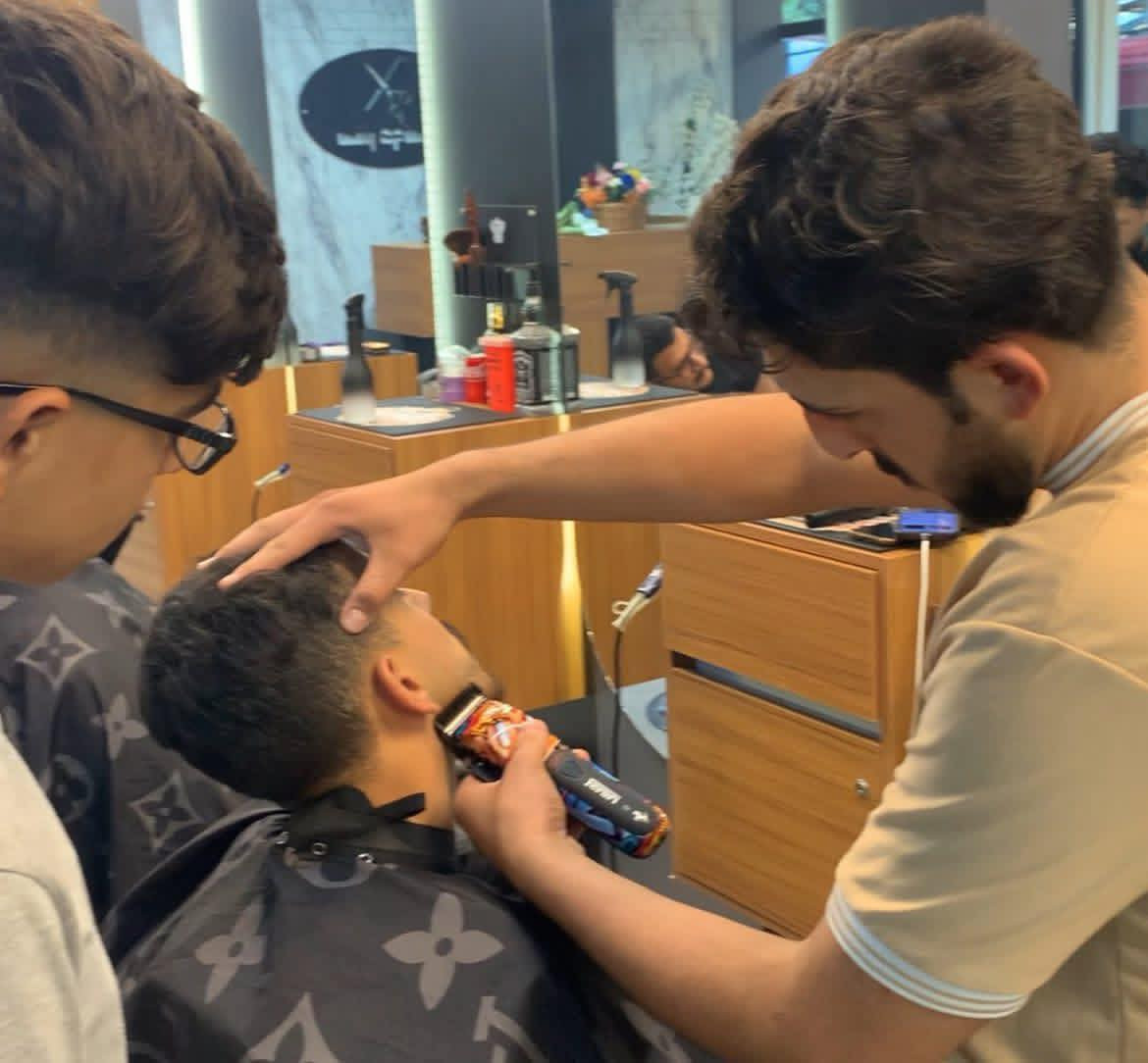 ✂️🔥 أرخص دورة حلاقة رجالية في الموصل 
– فقط 125 ألف 🔥✂️

تحلم تصير حلاق محترف وتفتح محلك الخاص؟
الفرصة وصلت إلك 💈

✅ دورة مدتها شهر كامل مع الاعادة
✅ تعليم عملي 100% على أشخاص حقيقيين
✅ من الصفر حتى الاحتراف
✅ شرح قصات عصرية + تدريج + تحديد + تدريج لحية
✅ شهادة تخرج معتمدة

🎯 ما تحتاج خبرة سابقة
🎯 نعلمك خطوة بخطوة لحد ما تصير جاهز تشتغل

📍 المكان: الموصل - الزهور 📍

💰 السعر: 125 ألف فقط 
(بدل ما تدفع أضعافها بمكان ثاني)

📩 احجز مكانك الآن (  *********** )

#دورة_حلاقة #تعليم_حلاقة #الموصل #مستقبل_مهني
