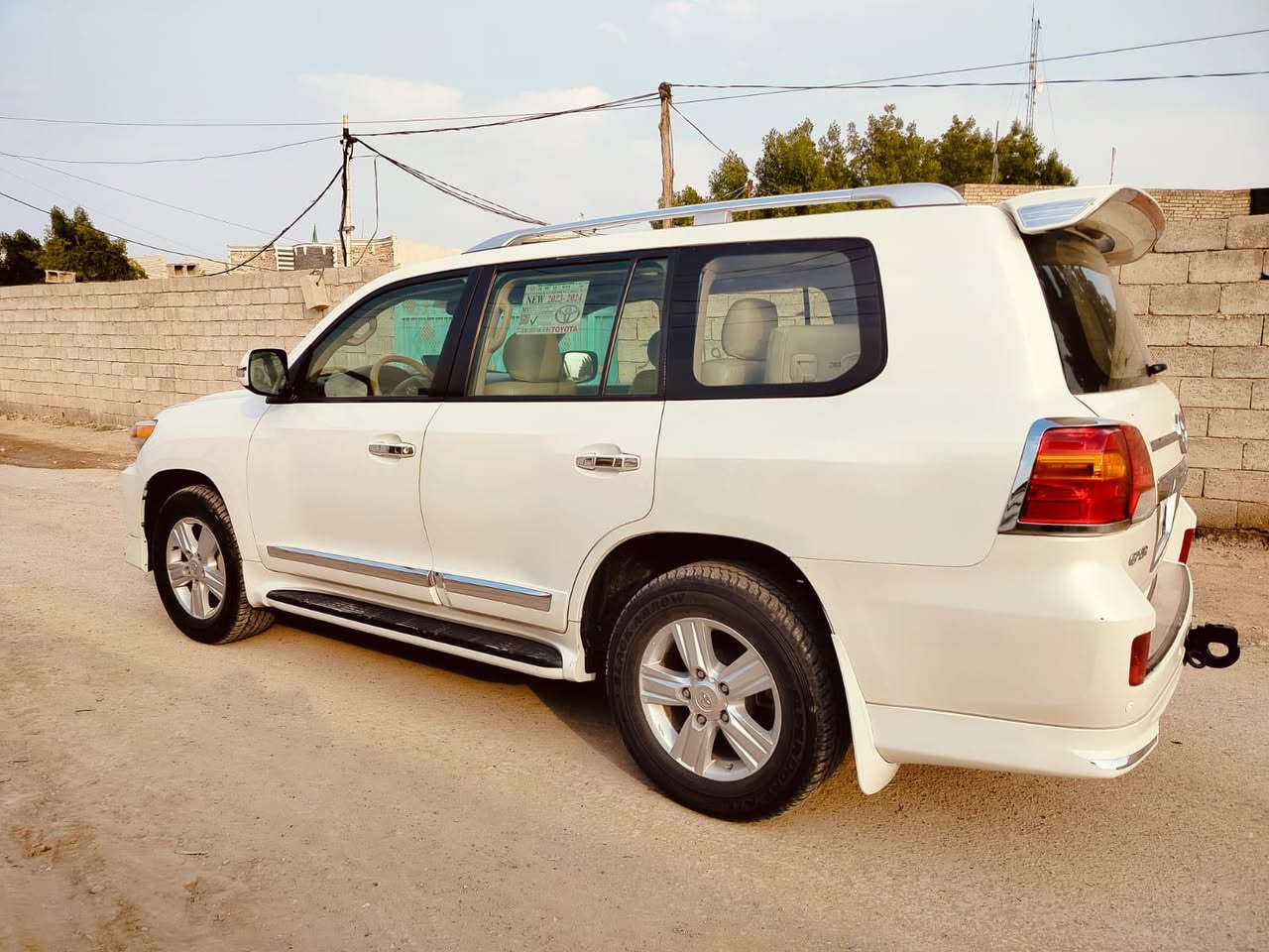 يالله السلام عليكم لاندكروز 2012 بريم اصل باب اول فول 1/1   V6 رقم بغداد الجديد باسمي هزه وفحص وسنويه كله جديد كير ومحرك ومكينه كله مكفول ممفتوحات تخم تاير جديد بيه جاملغ خلفي مال سايق صبغ فقط بدون شواصي 

الموصفات 
فتحه سقف 
محرك V6
1-كامره 
2-شاشه لكزز
3-طفايه 
4-اضويه زرق 
5- حساس دمعة  
6 -اضويه بلدوس 
7-كشنات جلد +كهرباء + ثلاث حركات 
8-ماشيه 215 الف حقيقي 
9-لايت زينون 
10-تحكمات ستيرن 
11-مري كهرباء+ شفط +قلاب عند الرجوع +اشاير بل مري 
12-حساسات امامي خلفي 
13- يدات نيكل وباغة 
14-زراك لايت 
15 - شادلهة منظومة صوت JBL فوول صوت
معروفه موصفات البريم سياره احلى من صور بعده كله عل بلاد عل شركة لامحدث بيه شي ولاملعوب بيه مكان بغداد السعر(310)وبيه مجال بسيط الاستفسار(***********)
