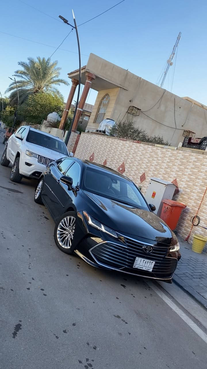 السلام عليكم تويوتا افالون 2021 وارد امريكي رقم بصرة محرك V6 3.5 ماشيه 99 الف كيلو وارد أمريكي حادثها من امريكا بنيد و جاملغ صفحه العبري و بــ العراق صار بيها ضربه بجاملغ صفحه السايق و بيها بارد بجاملغ الخلفي صفحه السايق مواصفات السيارة 
داتشو 
4 كامرات محيطية
تدفئه و تبريد بلكشنات اربعتهم
رادارات 
نقاط عمياء 
حساسات اماميه خلفيه
تشغيل عن بــعد 
دبل جام 
تدفئه ستيرن 
اربع مودات قياده
اوتو هولد
سايد بريك بصمة 
سلايد روف 
كشنات خزن ميموري
سماعات JBL
شاشه جبيرة 
تخم تايرات جديد
حدادة 100%
 
مكانها البصرة الحكيمية شارع الرديني 
للاستفسار رقمي ***********
