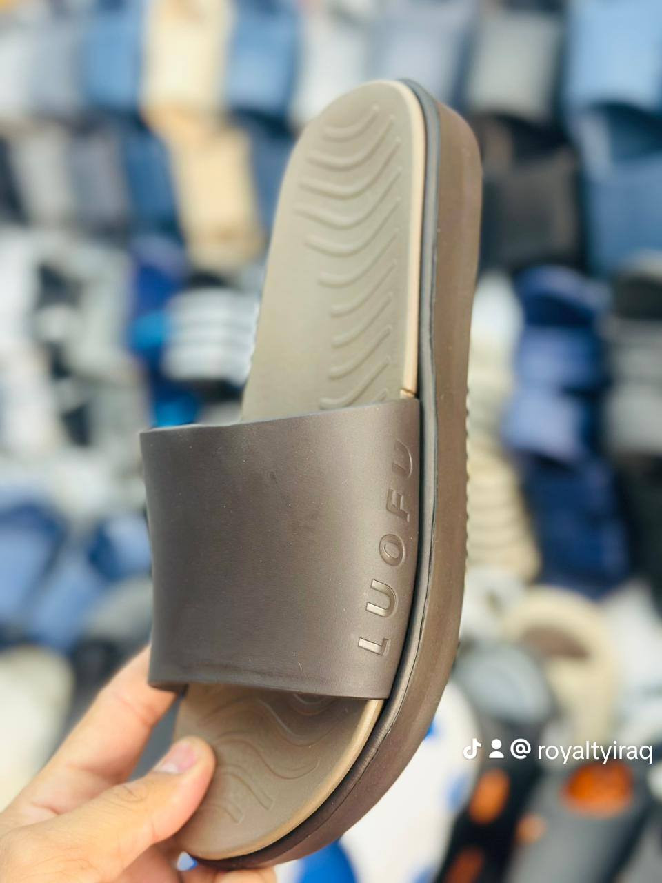 {إِنَّ هَٰذَا لَرِزْقُنَا مَا لَهُ مِن نَّفَادٍ}
جمله فقط 👉👉👉
للتواصل على وتساب
‼️ #جــــــــمله_فقـــــــــط ‼️
✨شـــحاطات ايــــ🙂ـــراني✨
✨ســـــــليبرات لاستيك نقاش
  رجـــالي  | شبابي  | ولادي  | أطفال 
✅ جودة عالية
✅ موديلات حديثة
✅ أسعار جملة منافسة
🚫 البيع جملة فقط — لا يوجد مفرد
العنوان الشورجة الرصافي عمارة البلداوي
📞 للحجز والاستفسار:
***********
#جملة_فقط
#شحاطات
#احذية_رجالي
#شحاطات_ولادي
رجع توفر عدنه لوفو رجالي الطبي 🏥 
سعر القطعه بس ( 3000 ) دينار 
سعر الكارتون ( 54 ) الف دينار 
تعبئة الكارتون ( 18 ) زوج 
القياسات (41-45)
