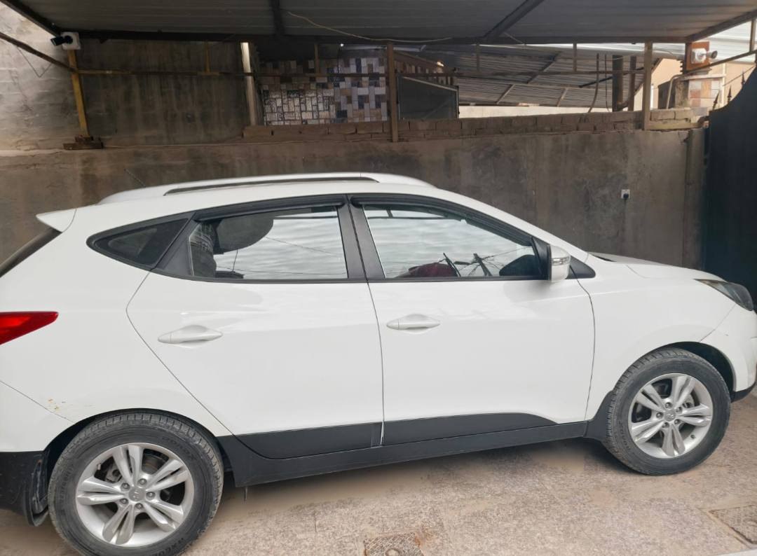 للبيع توسان موديل ٢٠١٤ رقم بابل باسمي رقم جديد دولي تحويل مباشر السياره ماشيه ١٠٦٤٠٠كم قابل للزياده السياره مكفوله ماعدا شخط بالجاملغ الايمن موضح بالصورة بمقدار اقل من شبر تخم تاير علما ان السبير ما نازل ما مفتوح بيها غير صرة الدهن السياره مال بيت نظافه فول السعر المطلوب ١٥٠ ورقه مع مجال بسيط للاستفسار الاتصال على الرقم *********** مكان السياره كربلاء
