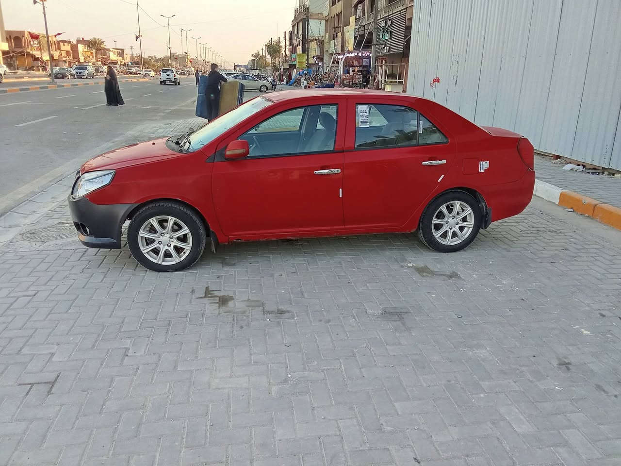 السلام عليكم
جيلي ام كي للبيع رقم بغداد انكليزي هزه جديده 
بيه طخه بل الجاملاغ الامامي مثل مااموضح بل الصوره
مكينه مكفوله صدر 70% اترايك وين ماكان
السعر 37 وبيه مجال
العنوان بغداد حي العامل 
رقم التلفون ***********
