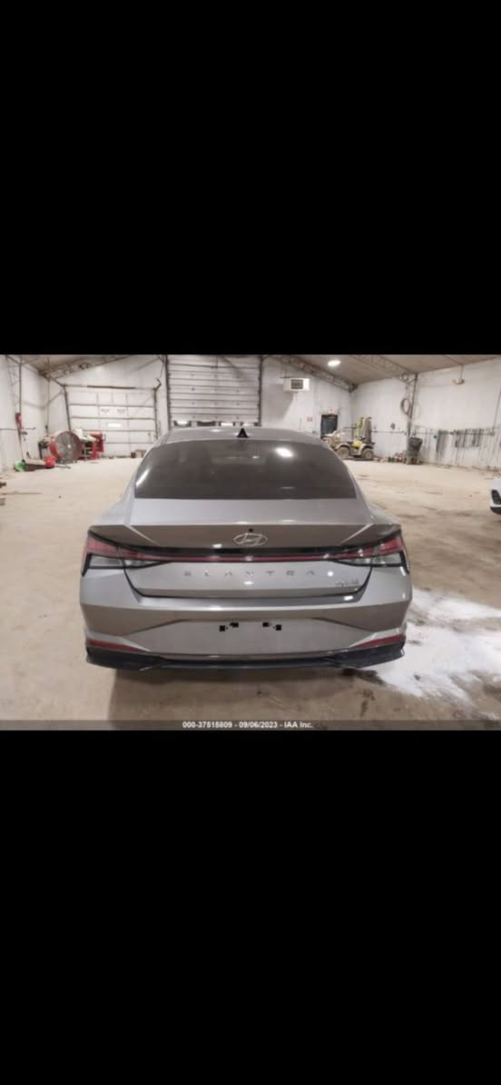 لسلام عليكم..للبيع او مراوس بk4
النترا هايبرد.  موديل2022 _
 أعلى فئة لمتد وارد أمريكي
🚗 وارد أمريكي  –  رقم بغداد– 
تحويل ثاني يوم مباشر رقم بغداد 

🔋 هايبرد (بنزين + كهرباء)
📉 ماشية فقط60m
⚠️ مكفولة بدون حادث – فقط كسر صغير أقل من شبر بالدعامية الأمامية
وصار بيهة هنا عدي حالوب قليل 
الموقع: بغداد – الرصافة
للاستفسار:***********

#الانتره2022 #النترا_هايبرد #وارد_امريكي
