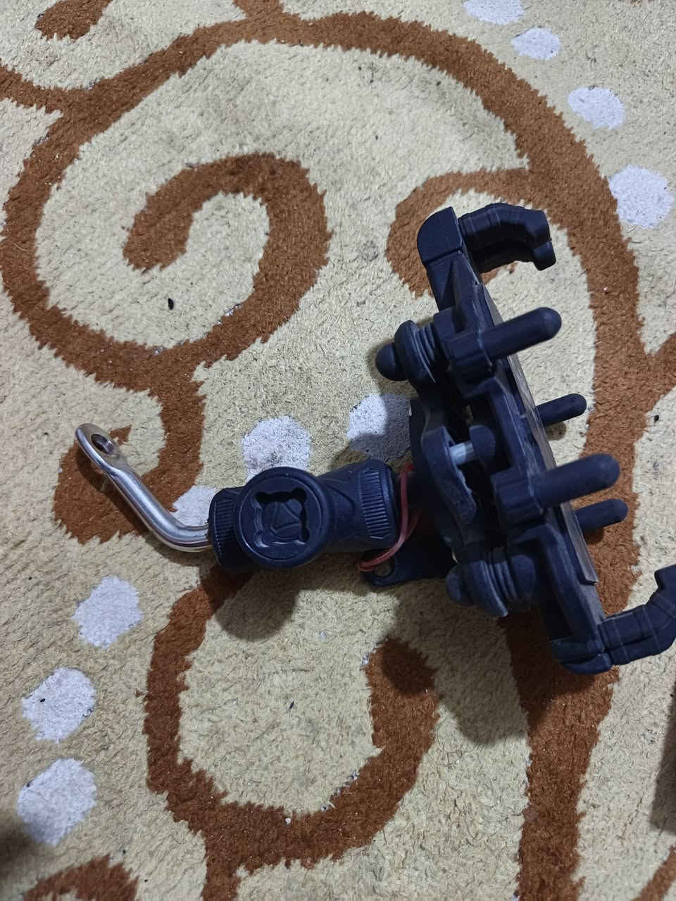 غراض دراجة مستخدمات #للبيع
شاحنة سوبر چارج شحن سريع 60w
تنربط حار بارد وبيها راسطة تتثبت بالستيرن
ستاند موبايل عنكبوت راسطة
كلمن وسعره 
***********
