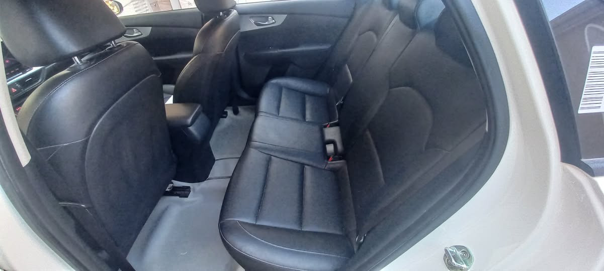 سيراتوا جراند موديل K3  2022 وارد خليجي صناعة  كوريا 🇰🇷
سيارة  رقم اربيل 
محرك 1600 دبل نوزل ماشية ٥٦ الف كم
بصمة
تحكم ستيرن
 تحكم مراة داخلية 
كشنات جلد  و تدفئة للكشنات 
لادار امامي
تحديد مسار 
مانع الانزلاق 
حساسات أمام وخلفي
كاميرة خلفية
بية بارد و تكحيل جاملق الخلفي كما موضح بالصورة
بية قطعة صبغ قبق الجنطة كما موضح بالصورة 
سعر 150$ قفل 
اتصال على الرقم أو مراسلة على الماسنجر 
***********
