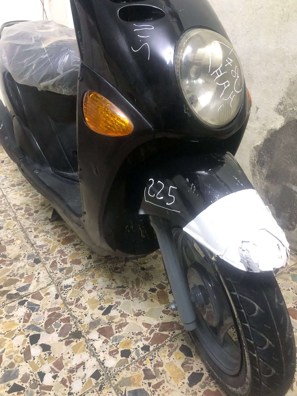 دراجه فله كله بلادي مكينه ما مفتوحه جيب فيتر و تعال افحص السعر 750 بيها مجال بسيط العنوان مدينه الصدر الجوادر الشراي يجي خاص لو يخابرني *********** 
لا تكتب سعر بتعليق 
مو شراي لا تعبني
