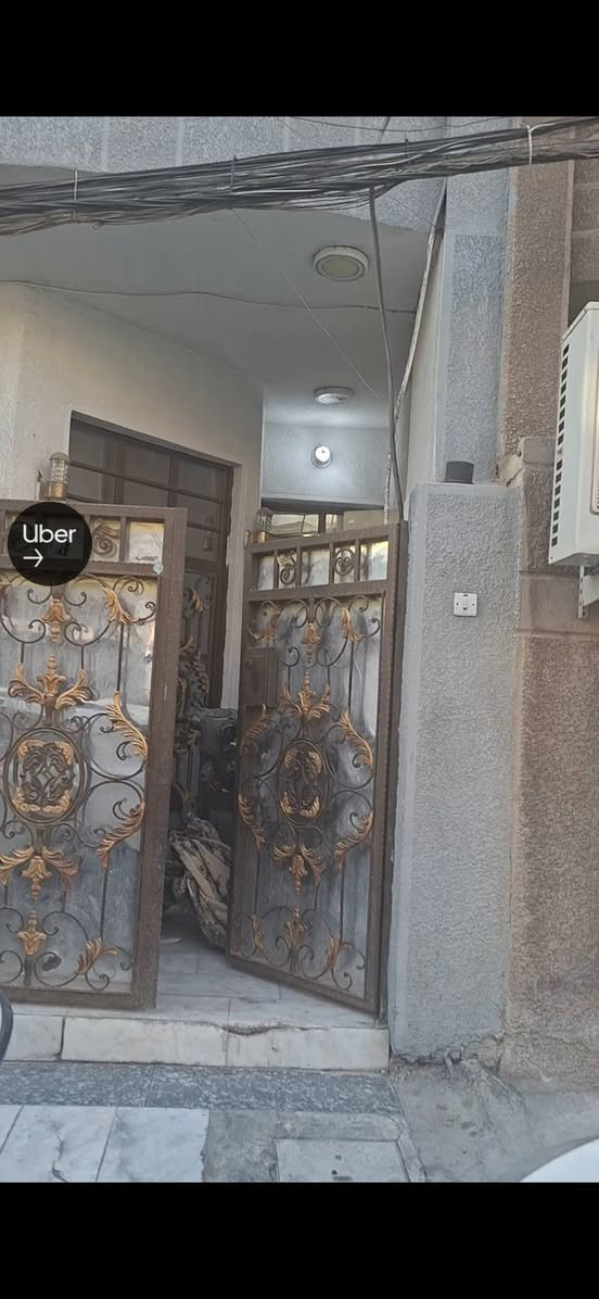 بيت طابو بشارع ٢٠ الواجهة ٥ متر والنزال ١٤_ ٧٠ م واقع حال بالسند ٥٠ م للبيع ***********
