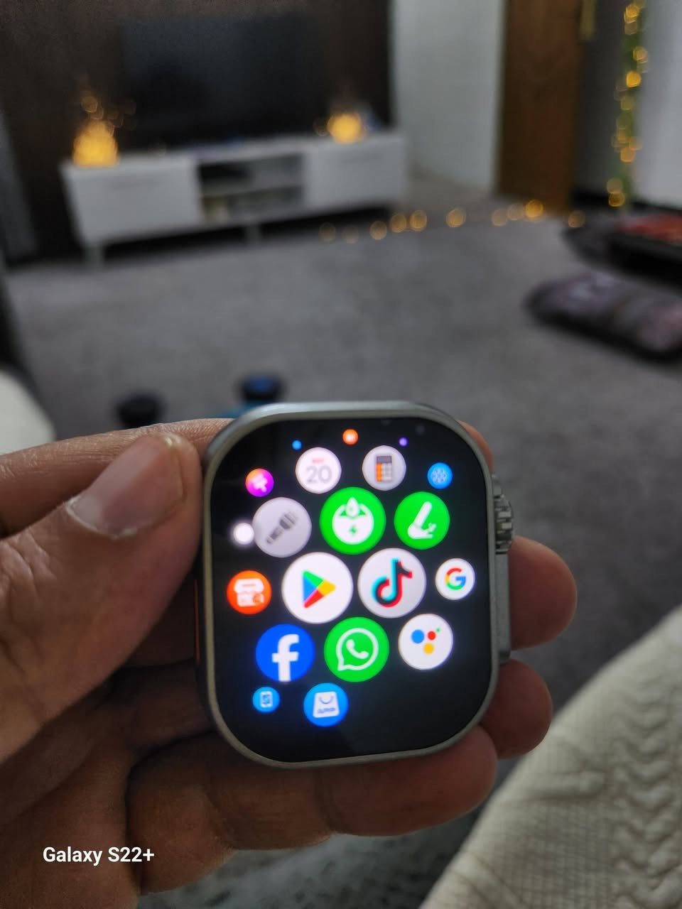 ساعة فول واحد من لى واحد
ذاكرة 256 عشوائي 32
سيم كارد
كامرة
شاشة اوملد
تشغل كل تطبيقات التواصل الاجتماعي
يم اعلى سعر ابيع


**إذا كنت صاحب هذا الإعلان وتريد حذفه لأي سبب، رجاءا أرسل رسالة إلى الدعم الفني**