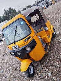 عندي تكتك مديل 20شهر ١١ مكفوله بس الدوس بسمنه بغداد غزالية سعر 7 وربع ...