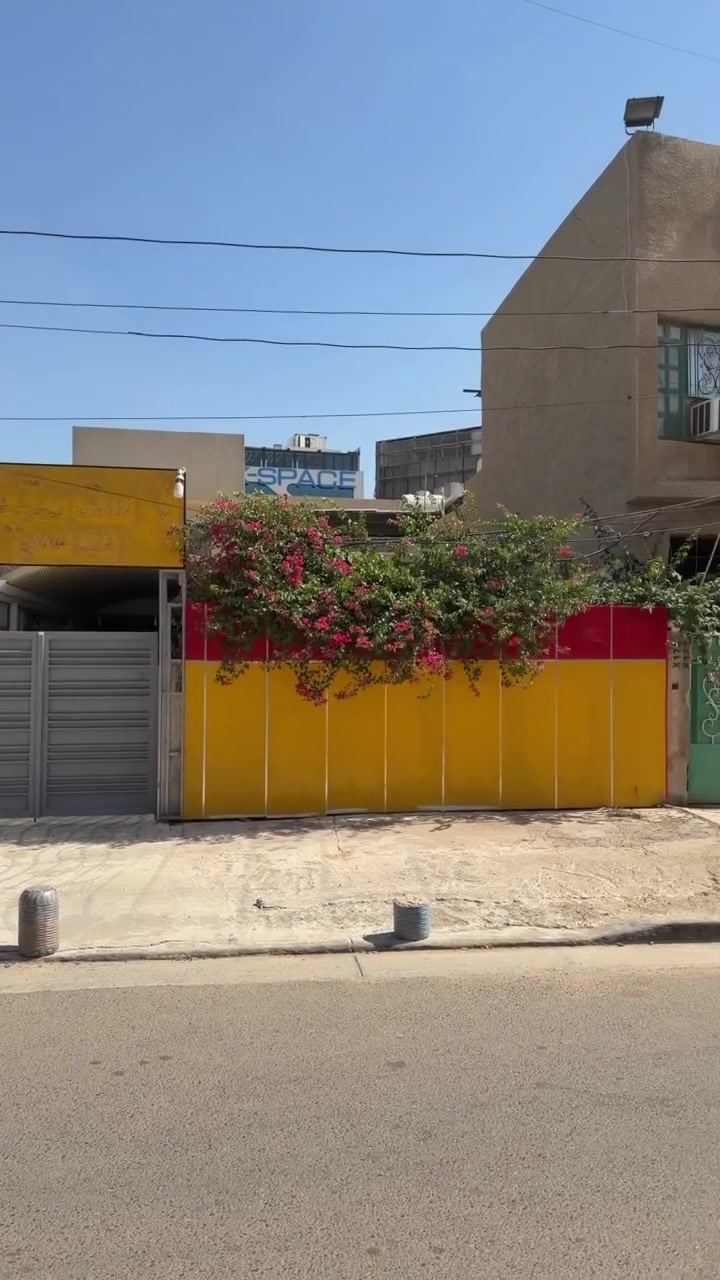 دار للأيجار 
السيديه الشارع التجاري اول فرع بعد الفلكه ثاني بيت عن الشارع التجاري

مساحته 300 متر

يحتوي ع صاله ومدخل صاله ومطبخ حار بارد وهول وغرفه نوم وحمام بالطابق لأرضي 

الطابق الثاني 3 غرف نوم وحمام وهول 
ويحتوي ع كراج يكفي اربع سيارات وحديقه كبيره

يصلح تجاري سابقاً كان مؤجر روضه 
للتواصل لأتصال ع الرقم 
***********
