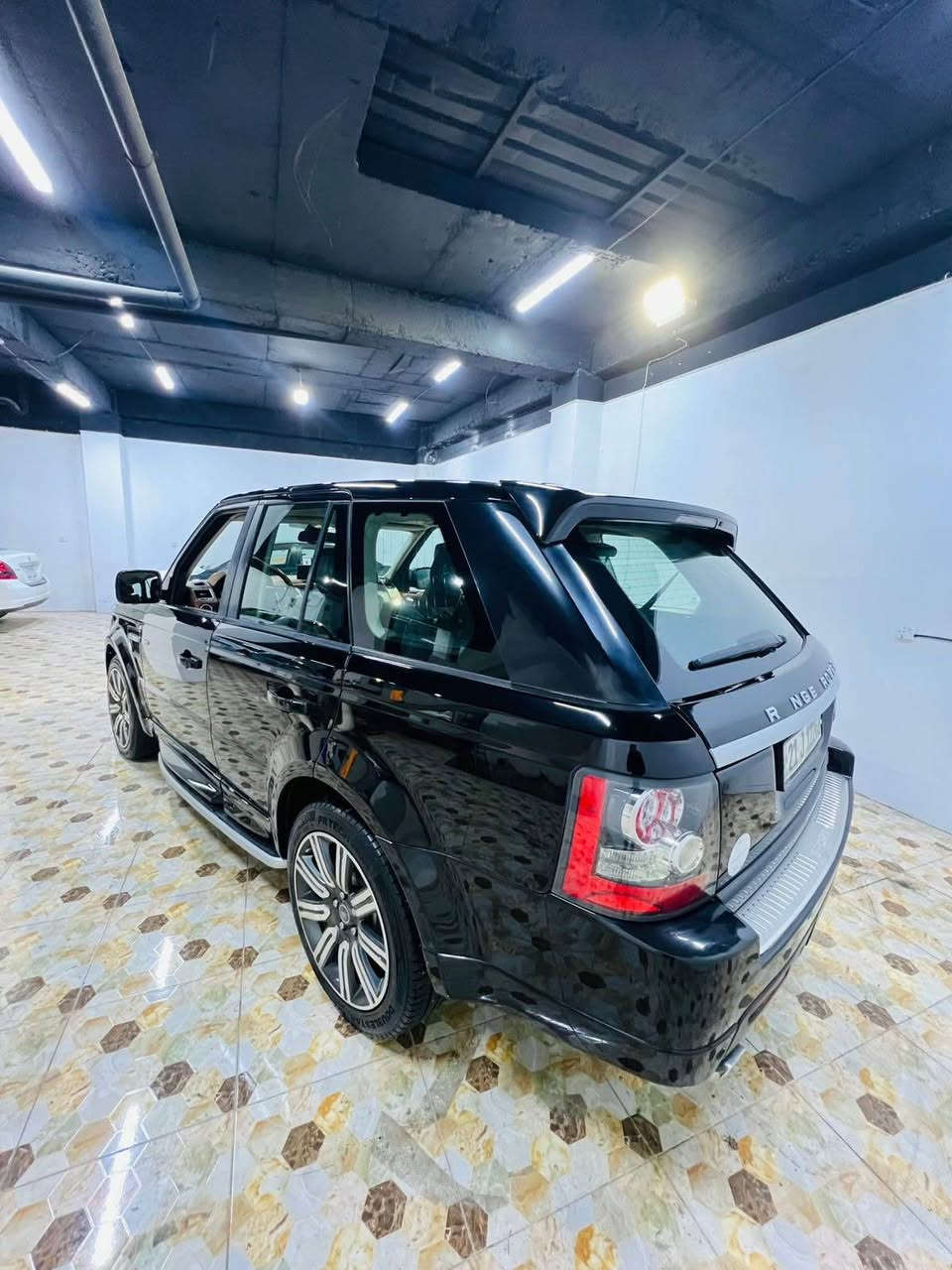 رانج روڤەر ٢٠١١ سپۆرت ئۆتۆبایی گراف قەپات مواسەفات ٨پستنی سوپەرچارج سەیارەکە زۆر پاک ماوەتەوە دەعامی بۆ دەعامی هیچی نیە سعری خوار بازار  تەنها ١٣٠ وەرەقە ژمارەی موبایل *********** واتساپ فایبر أربيل, العراق
