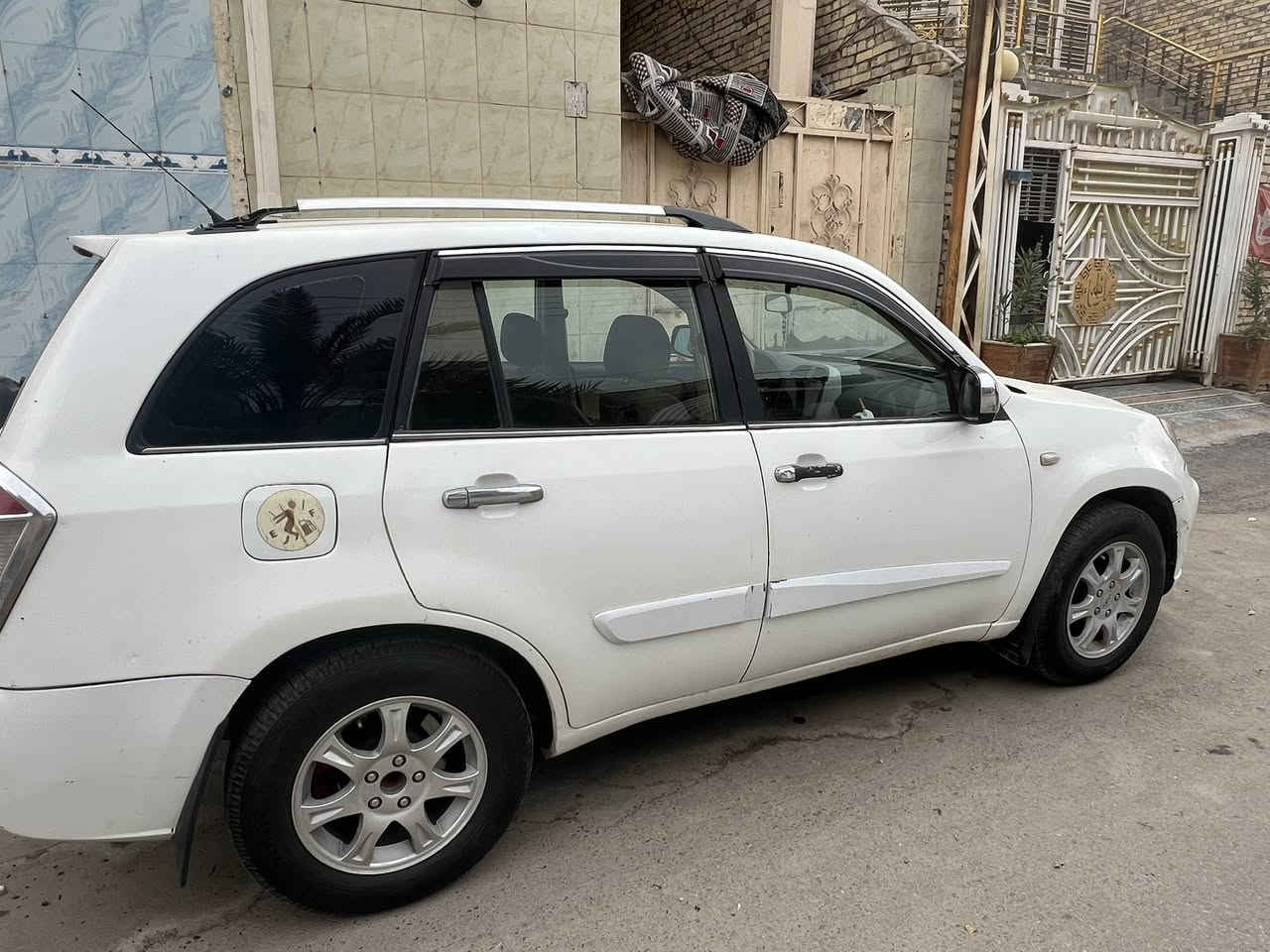 تيكو ١٢
محرك ١٨٠٠ كير كهربائي 
سعرهه 45 وبيه مجال
تفاصيل اكثر ***********
