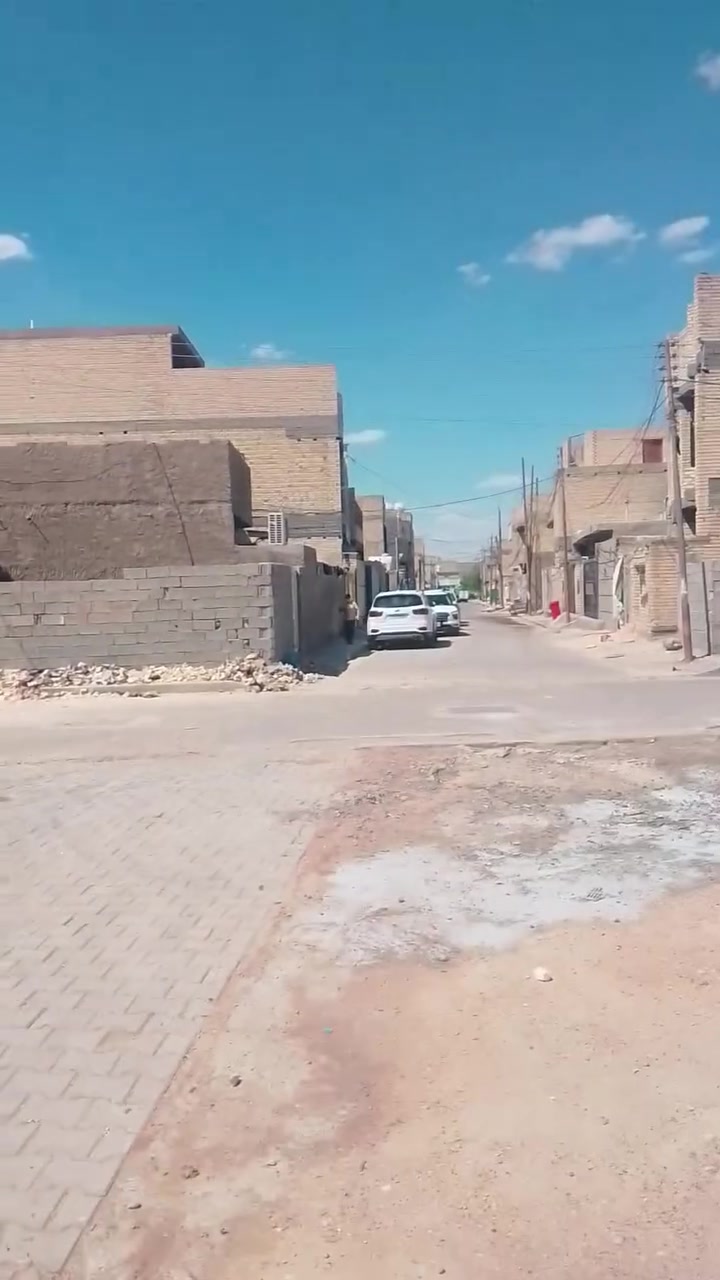 السلام عليكم ورحمه الله وبركاته هيكل للبيع في منطقه حي السلام خلف المستشفى زراعي سند 25 مساحه الهيكل 100متر الواجه 5والنزال 20 السعر 70وبي مجال اتصال ***********
